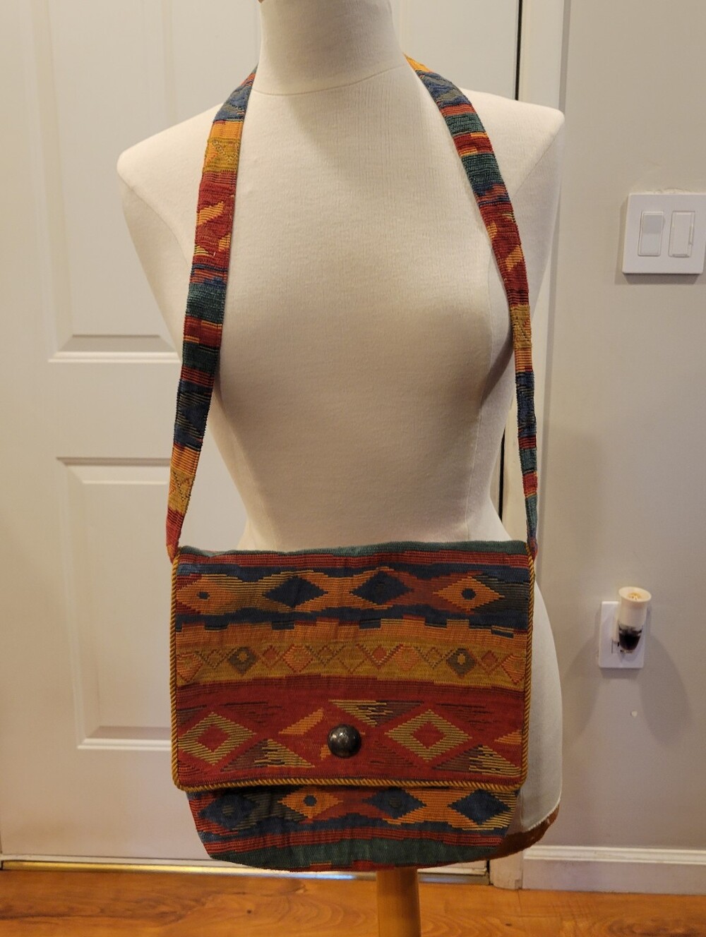 👜EUC~ AURA CREATIONS Western Crossbody Bag